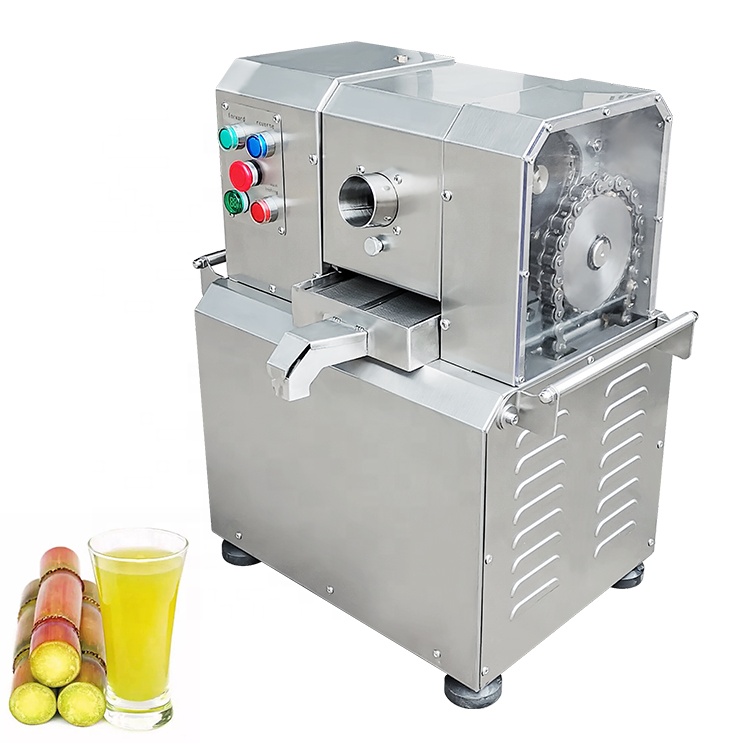 Juicer - ステンレス製の電動ジューサー。業務用。高効率で、サトウキビの果汁を効率的に搾り出すことができる。
